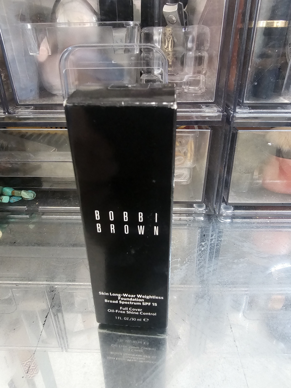 NEW Bobbi Brown Skin Long-Wear Weightless Foundation — Sand 2